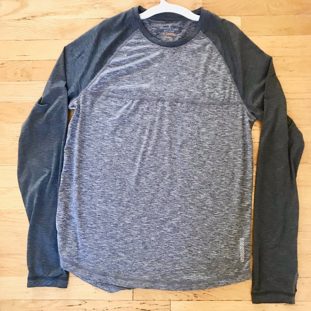 AMERICAN EAGLE LONG SLEEVE WORKOUT TEE